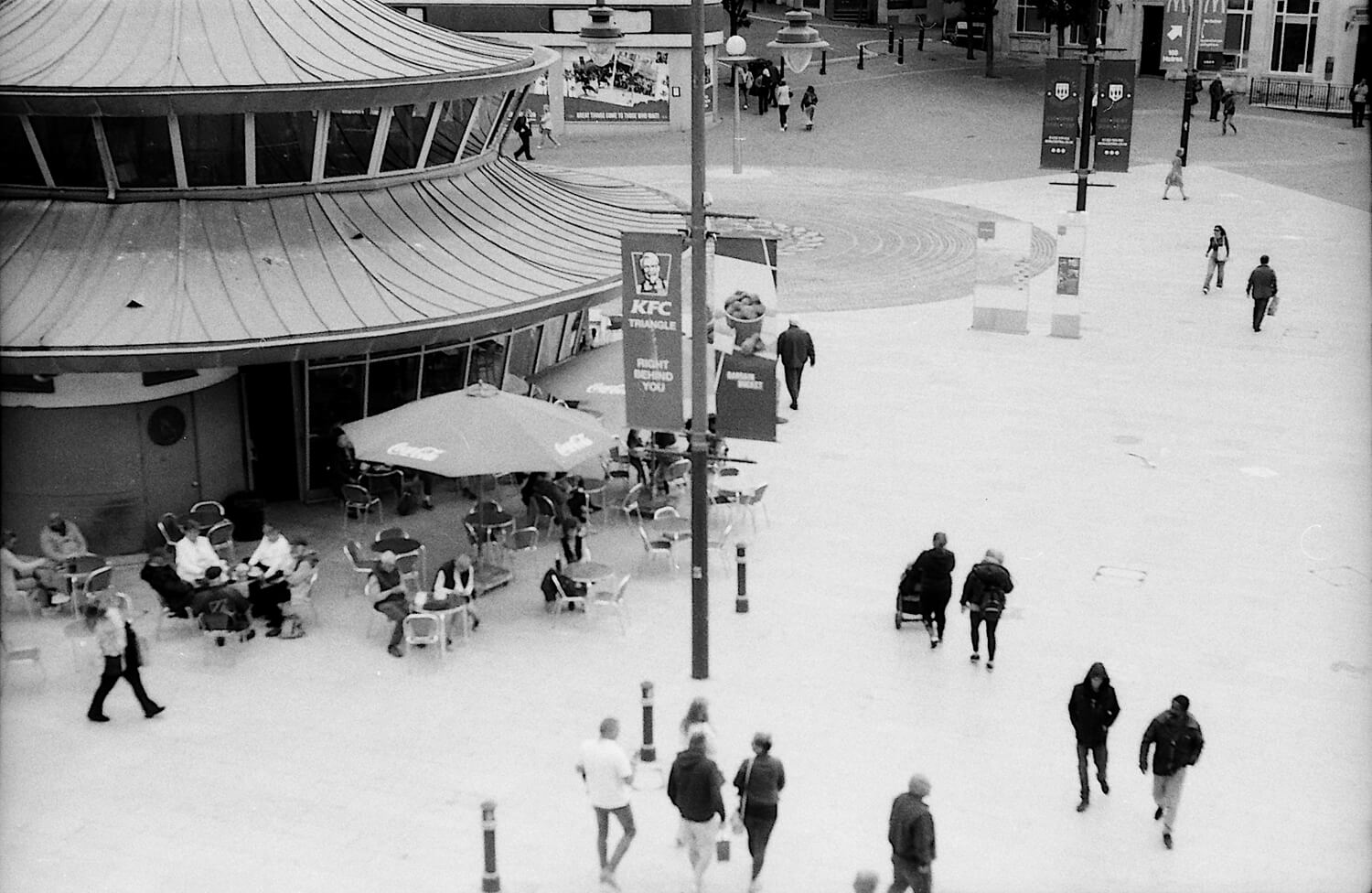 5 Images... D'ILFORD FP4 PLUS avec mon nouveau clone Contax (format 35mm / EI 100 / Kiev-4a + Jupiter 8M 50mm f/2) - par John Tarrant