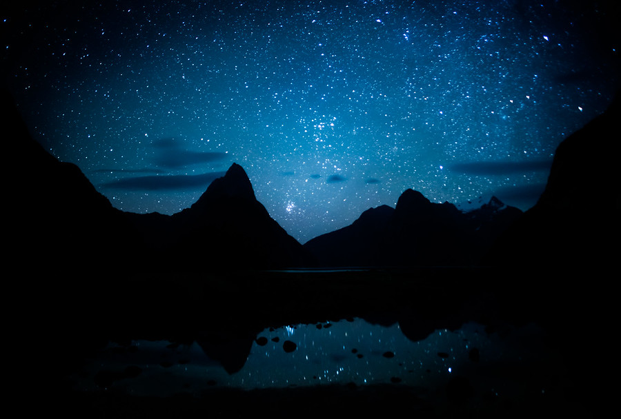 Milford Sound Under Stars Milford-Sound-Under-Stars-–-Coince-dans-les-douanes