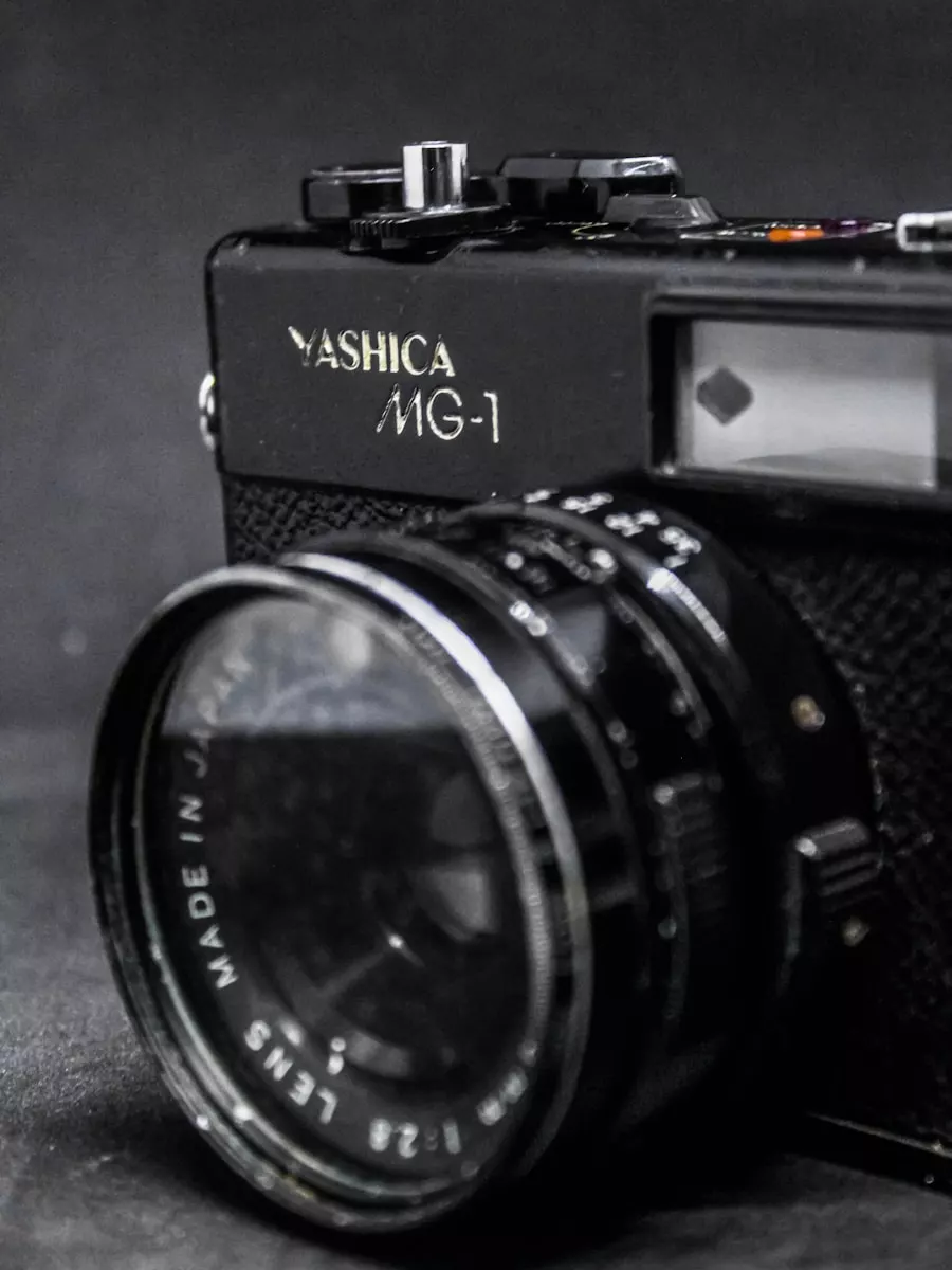 caméra noire et argent Nikon DSLR